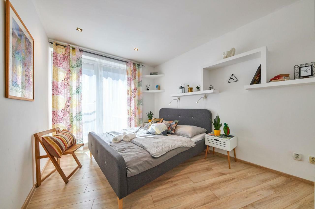 Pineapple Apartment บราติสลาวา ภายนอก รูปภาพ