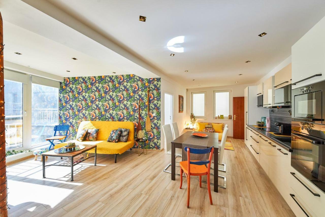 Pineapple Apartment บราติสลาวา ภายนอก รูปภาพ