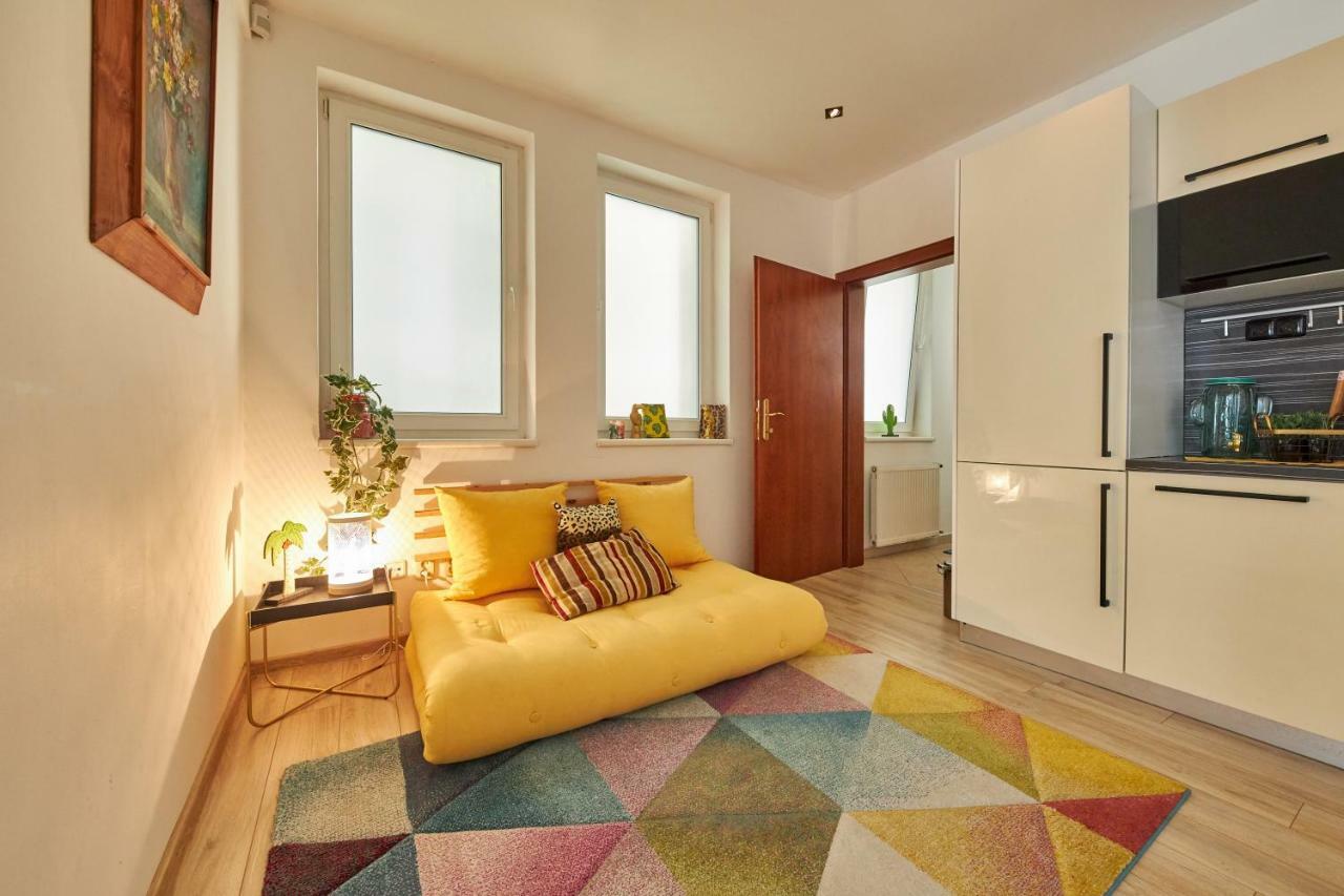 Pineapple Apartment บราติสลาวา ภายนอก รูปภาพ